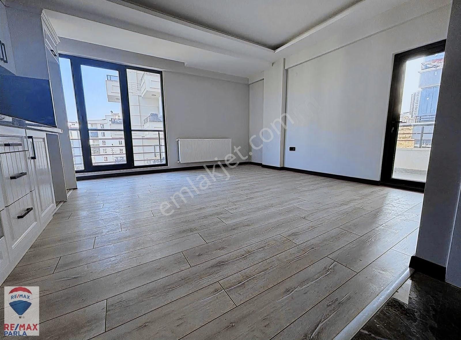 Remax Parla Deniz Manzaralı 1+1 Lüx Daireler - Görsel 7