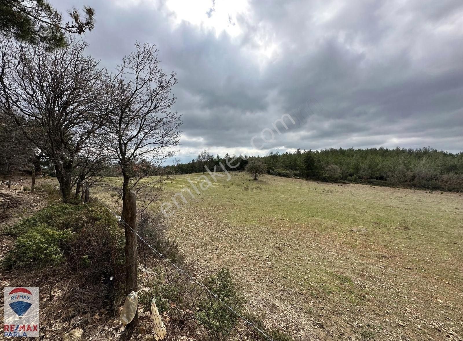 Çanakkale'de Köşe Parsel Emsallerinin Uygunu Arsa(9 Dönüm) - Görsel 3