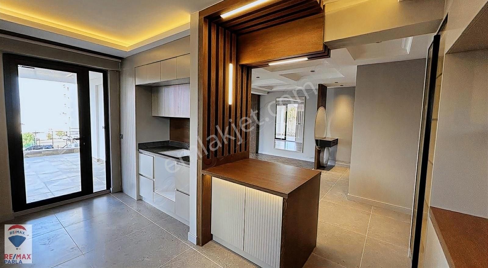 Doğumak Tower Alanlı'da Deniz Manzaralı Satılık 3+1 Daireler - Görsel 9