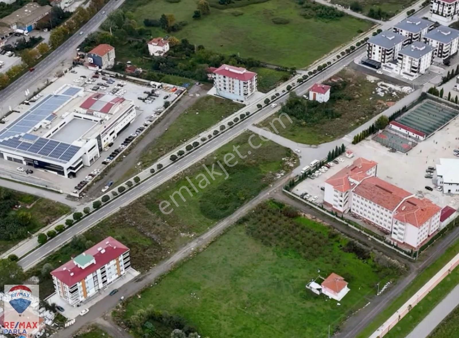 Tekkeköy Baki Esen Caddesinde 3610m2 Ticari+konut / Remax Gökhan