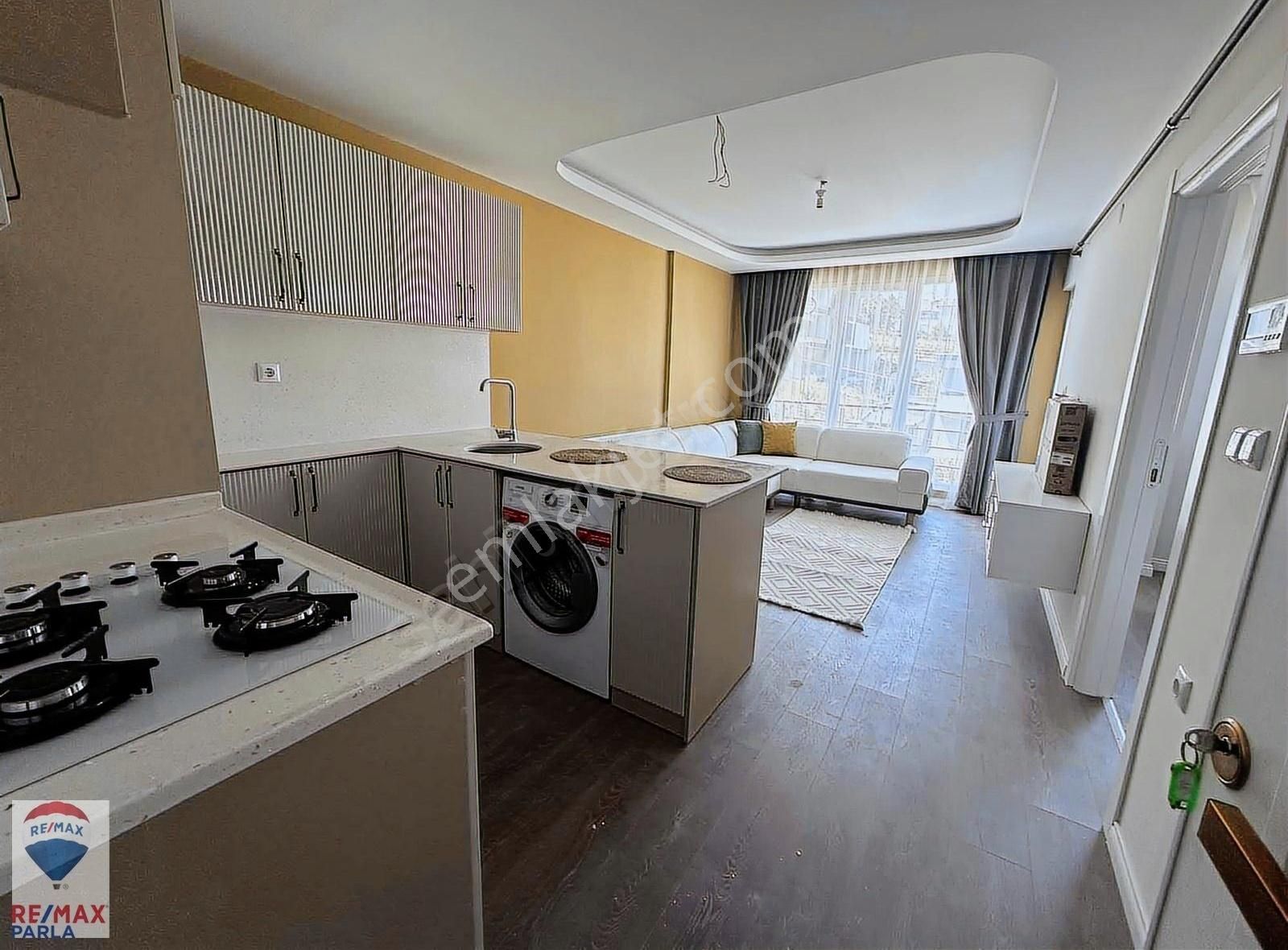 Remax Murat Körfez De Deniz Manzaralı Full Eşyalı Satılık 1+1 - Görsel 18