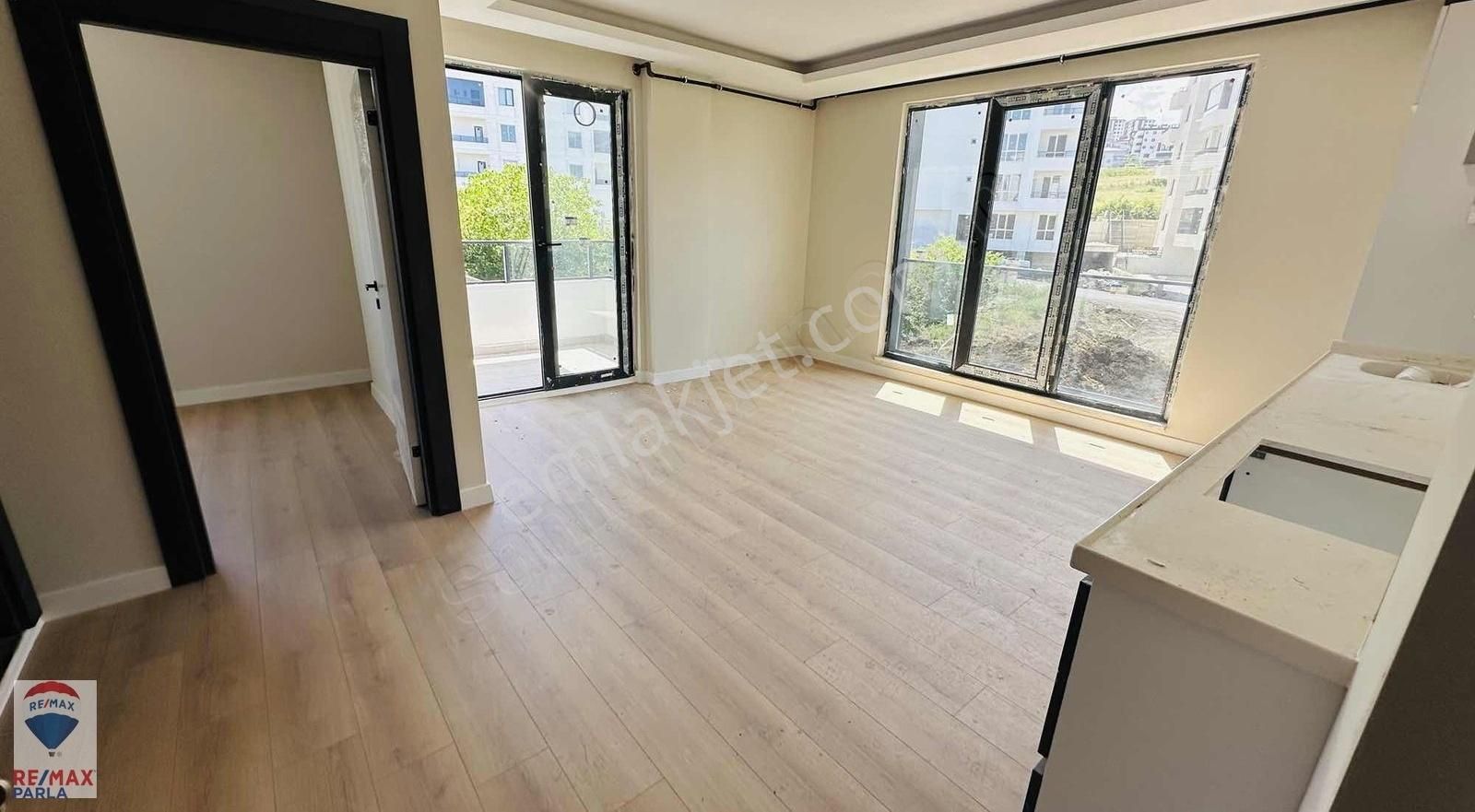 Remax Parla Körfez Satılık 1+1 Arakat Yüksek Kredi - Görsel 6