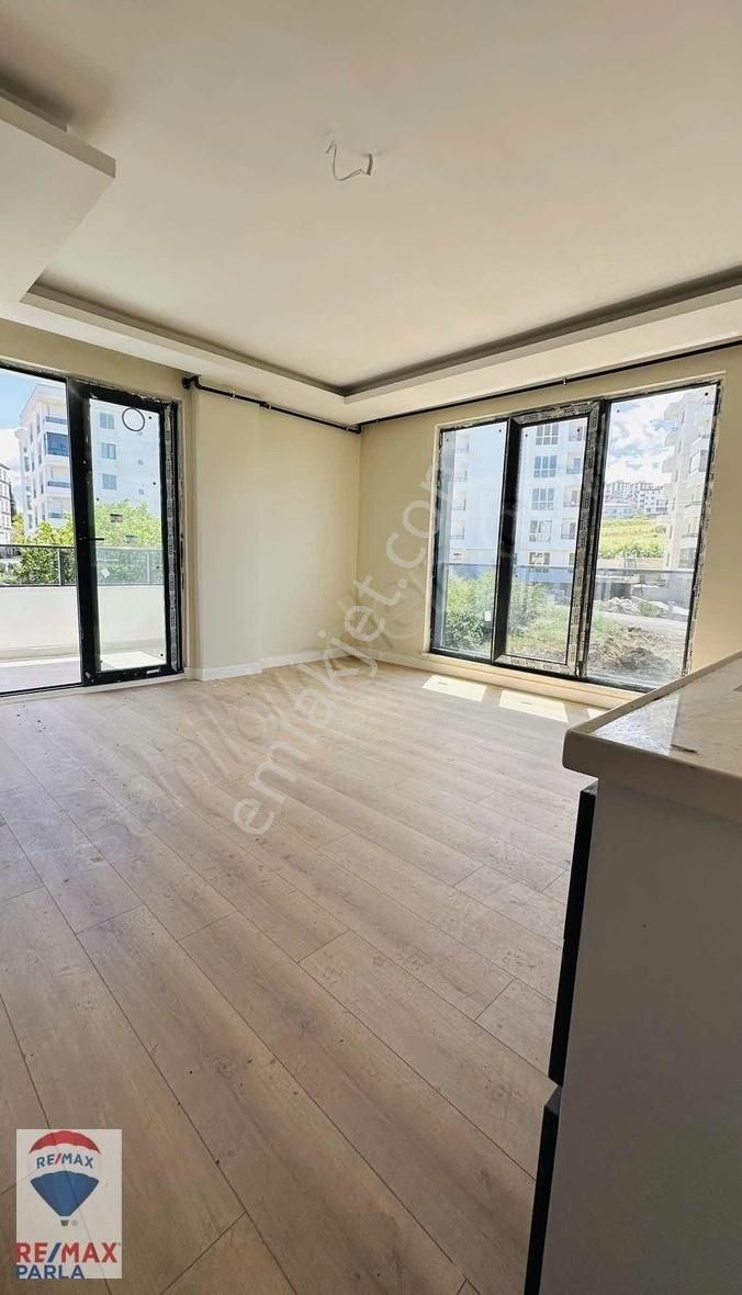 Remax Parla Körfez Satılık 1+1 Arakat Yüksek Kredi - Görsel 19