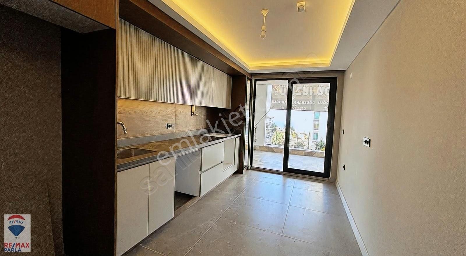 Doğumak Tower'da Alanlı 'da Deniz Manzaralı 2+1 Daireler - Görsel 8