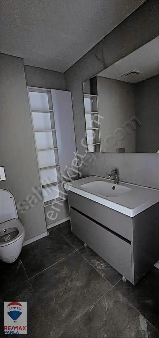Remax Parla'dan Şehri Bahçe Konutlarında Satılık 2+1 Daire - Görsel 13
