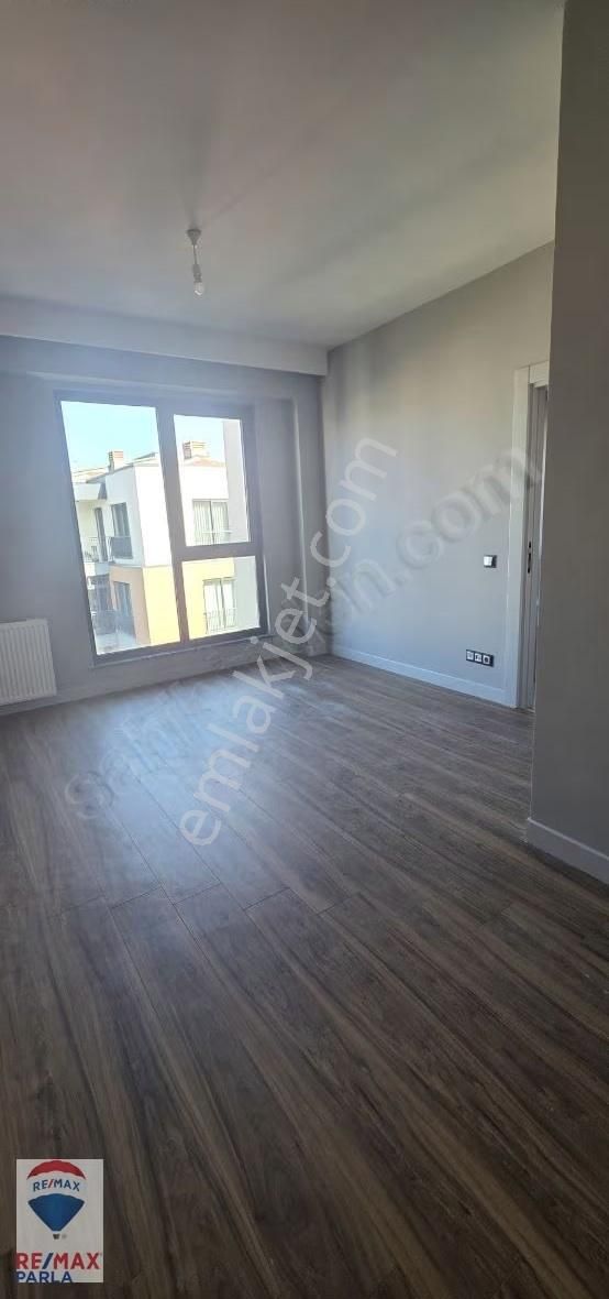 Remax Parla'dan Şehri Bahçe Konutlarında Satılık 2+1 Daire - Görsel 11