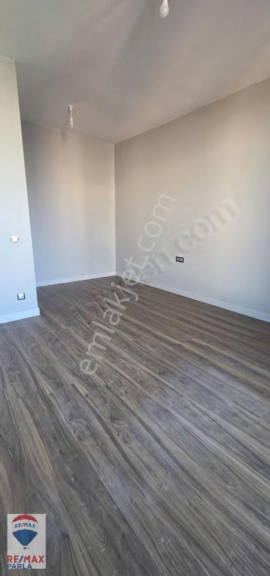 Remax Parla'dan Şehri Bahçe Konutlarında Satılık 2+1 Daire - Görsel 29