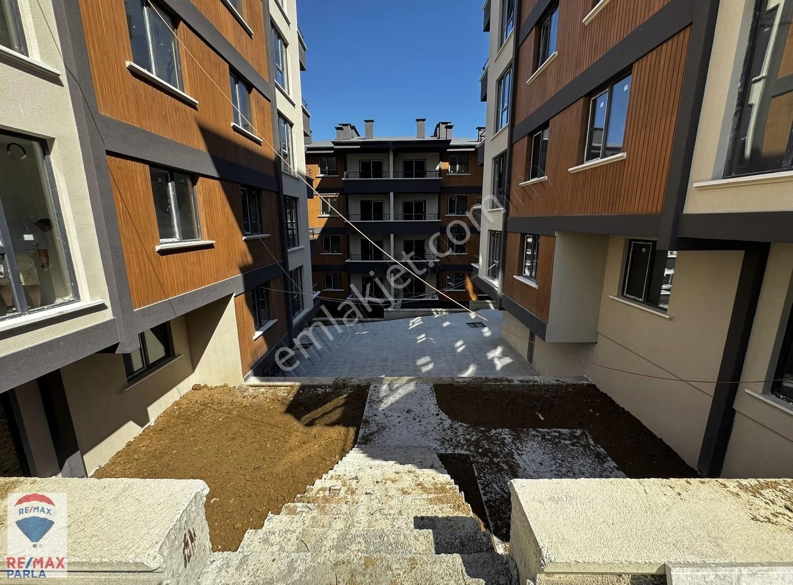 Ödeme Kolaylığı-yatırım Fırsatı-site Konforunda ! / Remax Gökhan - Görsel 9