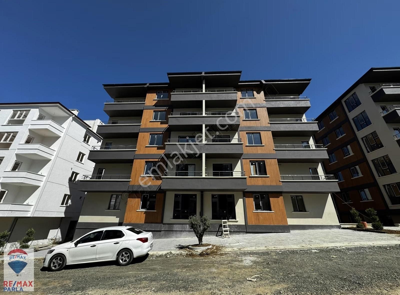 Ödeme Kolaylığı-yatırım Fırsatı-site Konforunda ! / Remax Gökhan - Görsel 26