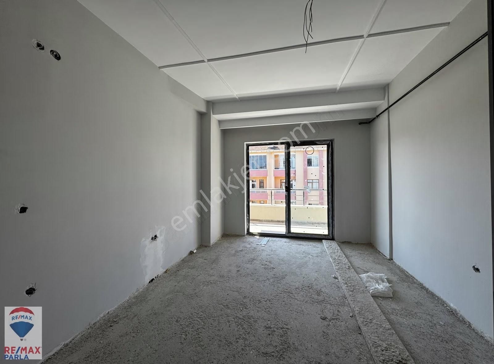 Ödeme Kolaylığı-yatırım Fırsatı-site Konforunda ! / Remax Gökhan - Görsel 25