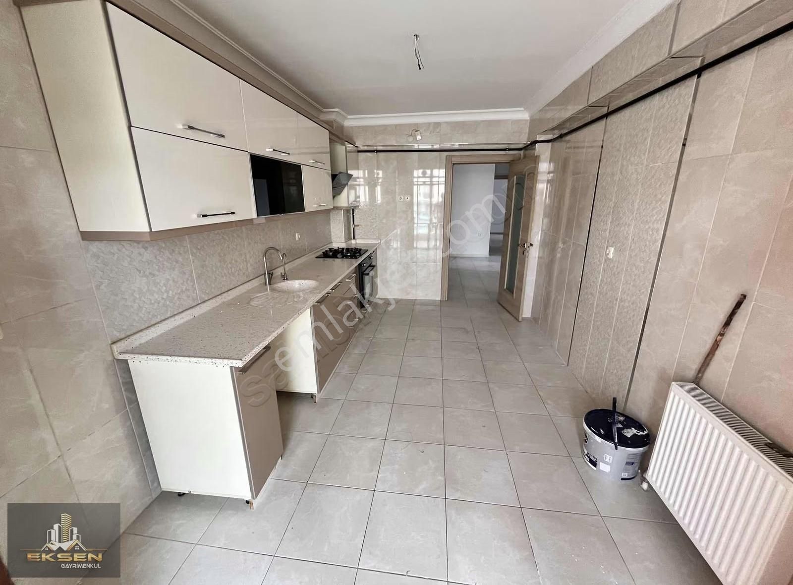 Eksen Gayrimenkulden Zafer Fırına Yakın 3+1 Katta Ön Cephe Daire - Görsel 2