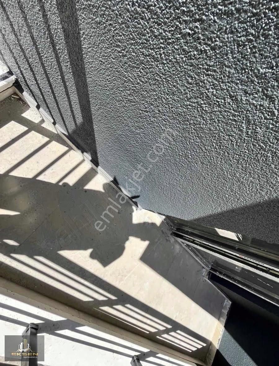 Eksen Gayrimenkul'den Cadde Üzeri Full Yapılı Katta 3+1 Daire - Görsel 4