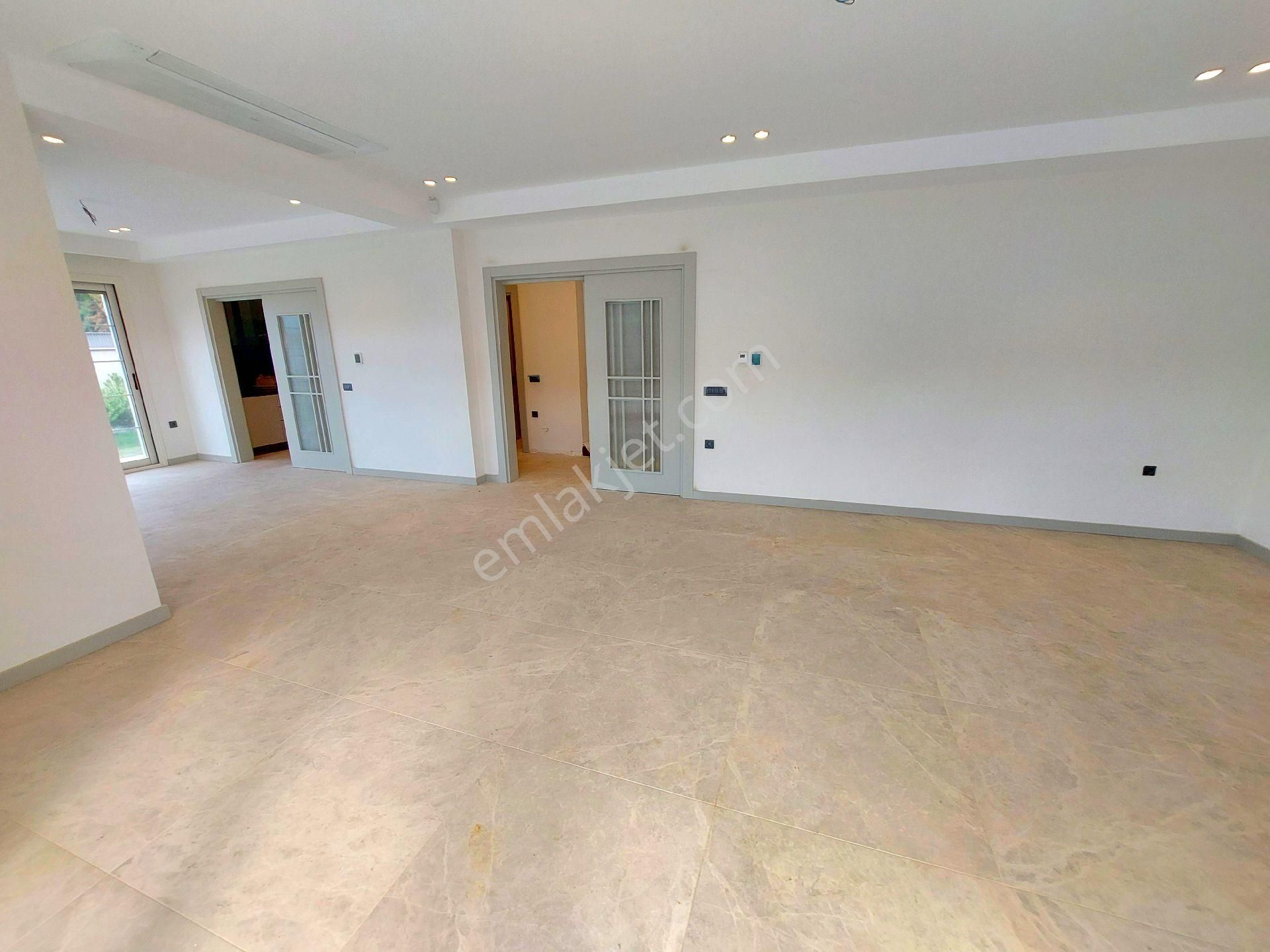 Kuşadasında Plaja 200 Mt. Avm'lere Çok Yakın Özel Havuzlu 4+1 Tek Müstakil Sıfır Villa - Görsel 11