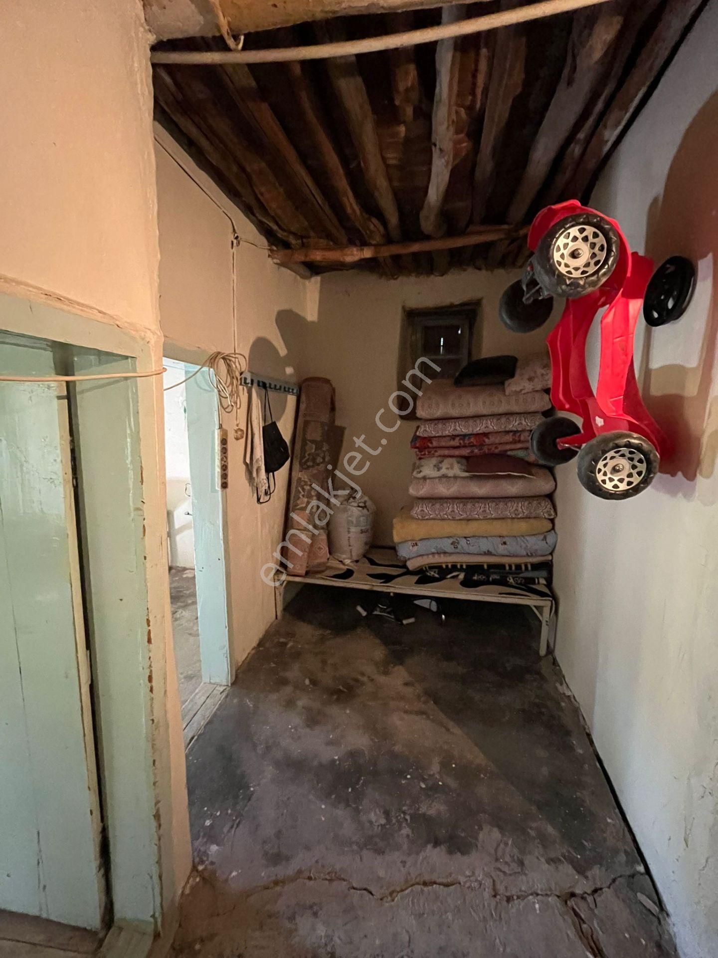 Öz Gaye Emlaktan Develi Feneseyukarı Mahallesinde Satılık Bahçeli Kargir Ev - Görsel 4