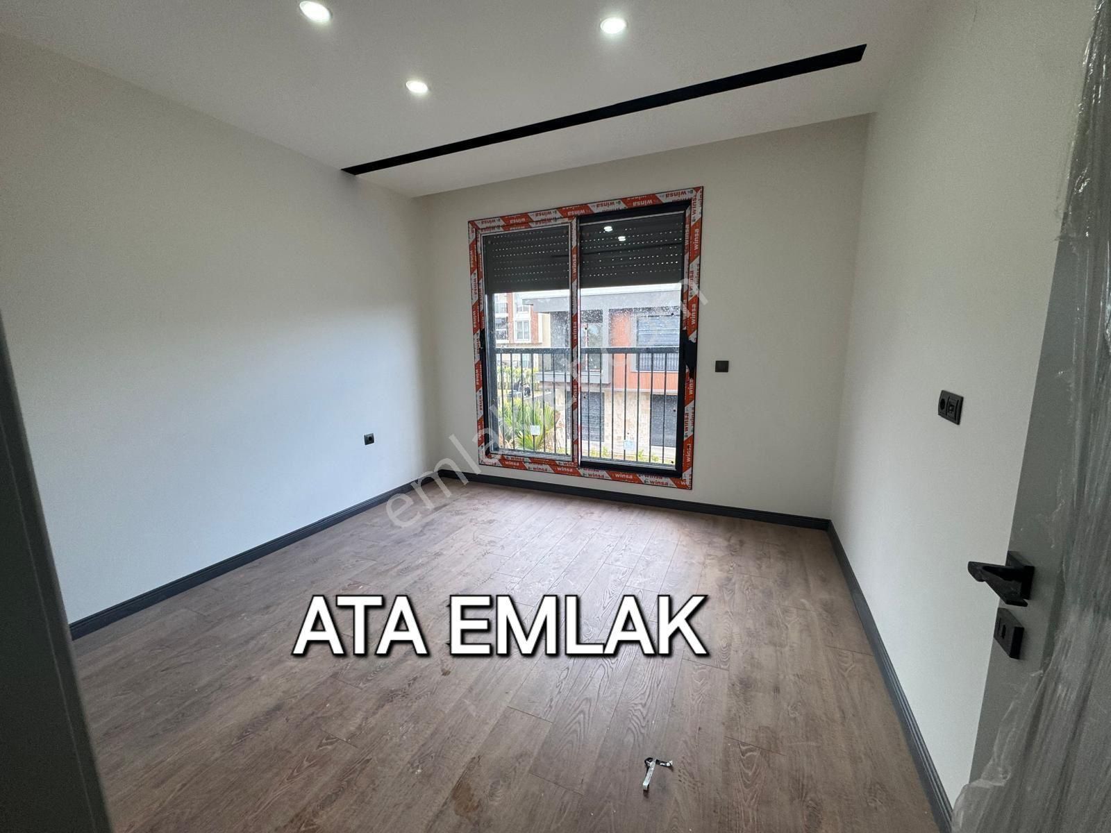 Davutlarda Havuzlu Sitede Köşe Konumlu Otoparklı Sıfır Villa - Görsel 20