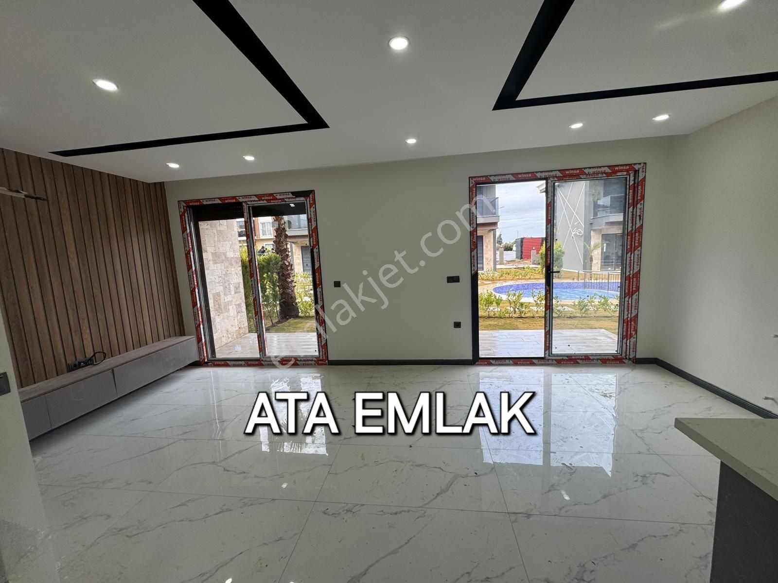 Davutlarda Havuzlu Sitede Köşe Konumlu Otoparklı Sıfır Villa - Görsel 34