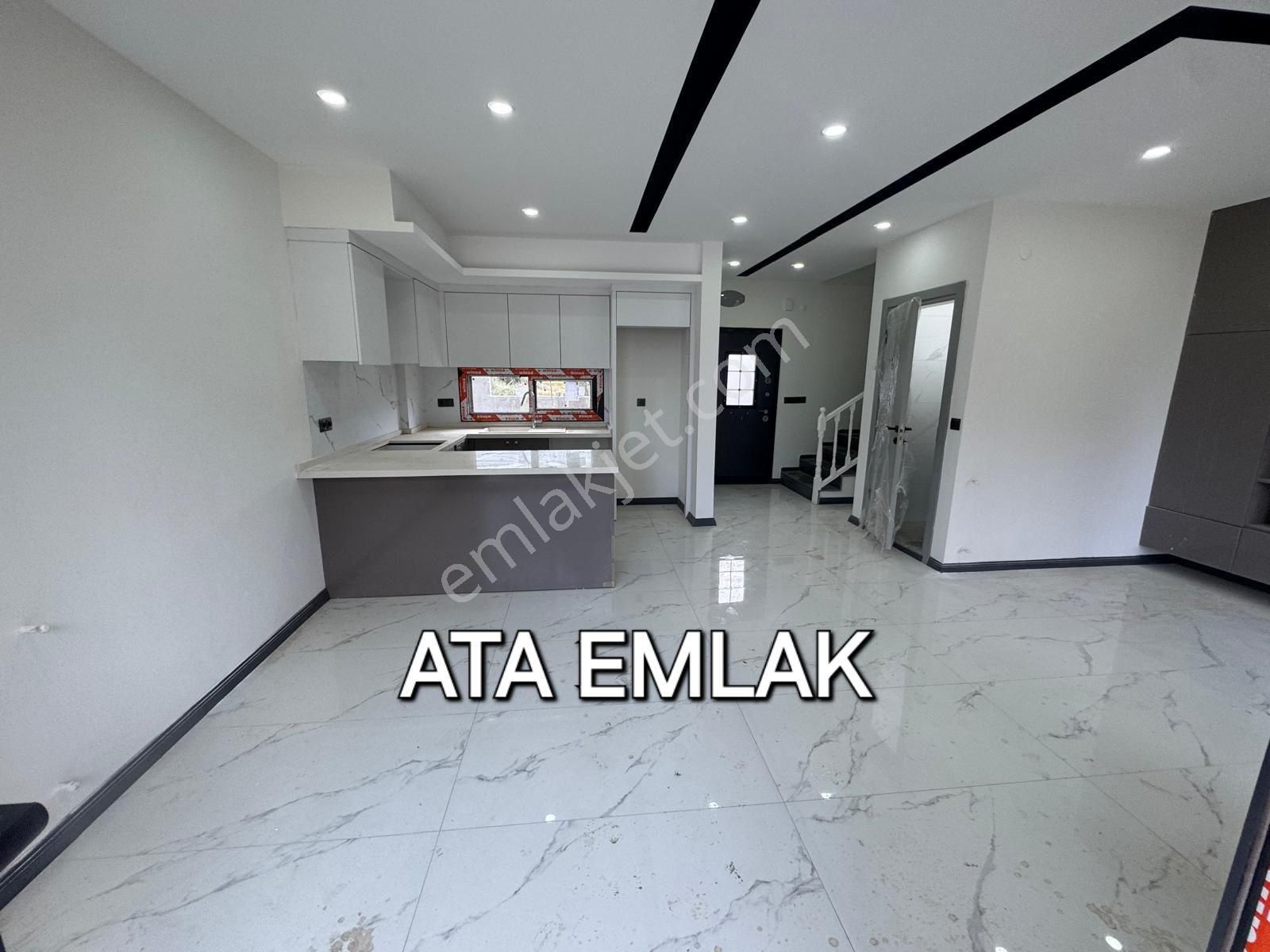 Davutlarda Havuzlu Sitede Köşe Konumlu Otoparklı Sıfır Villa - Görsel 11