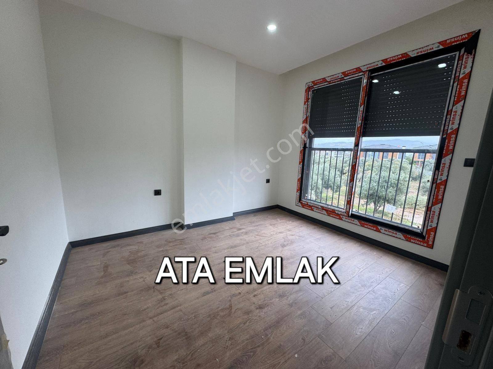 Davutlarda Havuzlu Sitede Köşe Konumlu Otoparklı Sıfır Villa - Görsel 24