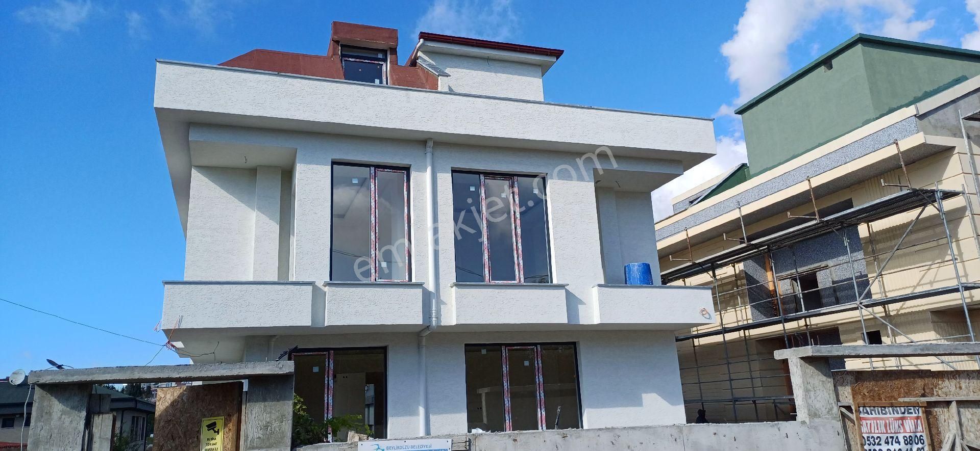 Beylikdüzü Gürpınarda Satılık Triplex Villa