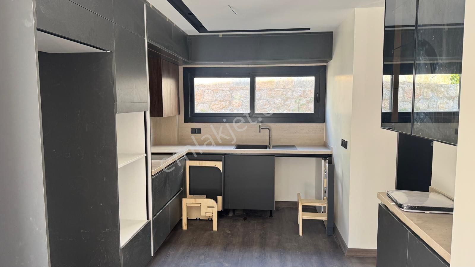 Gözütok Mimarlık Emlak 'tan Ultra Lüks Ebeveyn Banyolu 3+1 Villa - Görsel 31