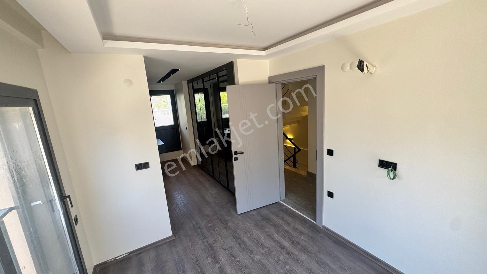 Gözütok Mimarlık Emlak 'tan Ultra Lüks Ebeveyn Banyolu 3+1 Villa - Görsel 24