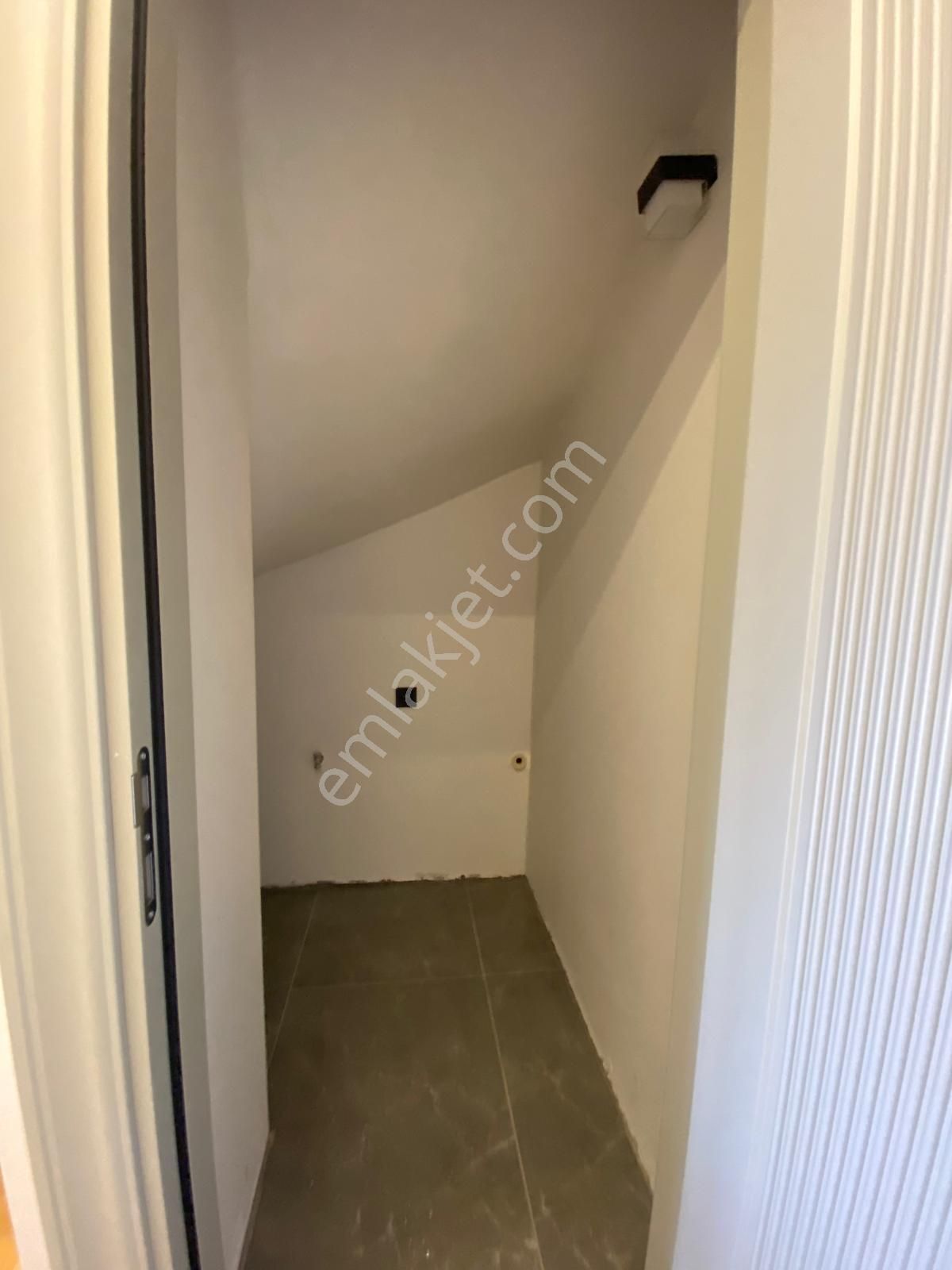 Bahçelievler Medicana Yakını Özel Tasarım 4+2 Lüks Dubleks Daire - Görsel 24