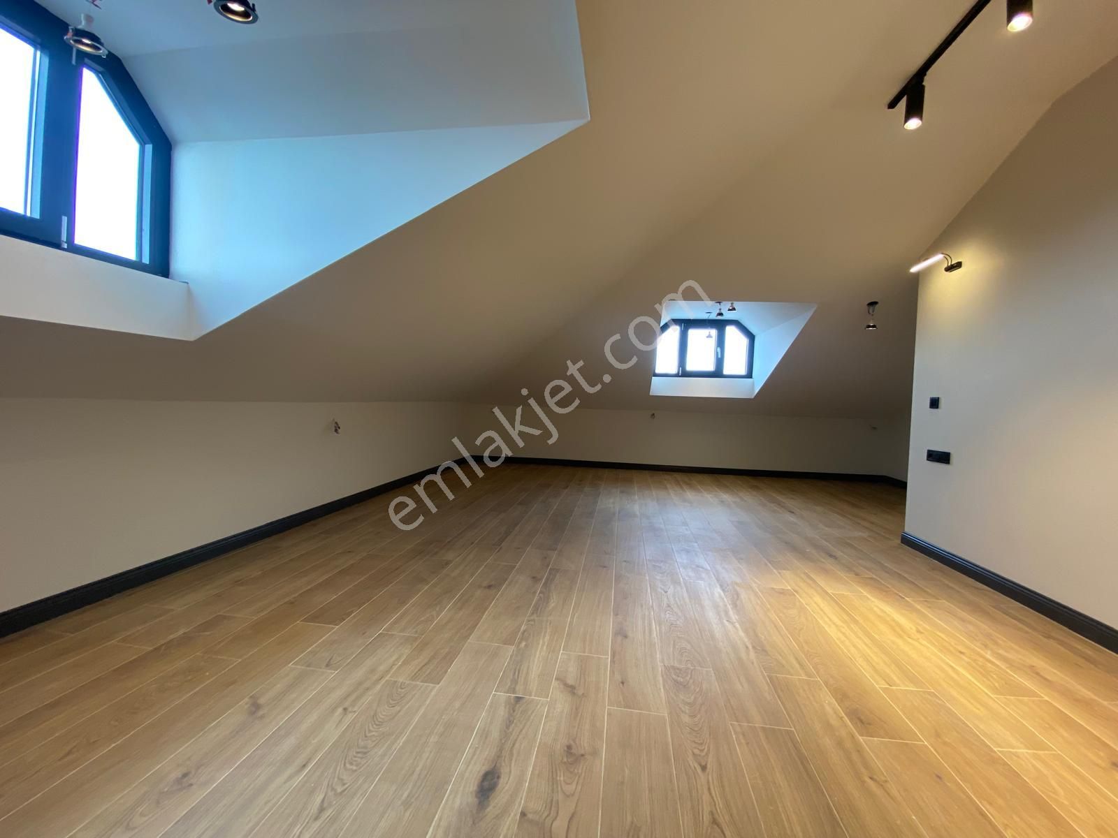 Bahçelievler Medicana Yakını Özel Tasarım 4+2 Lüks Dubleks Daire - Görsel 20