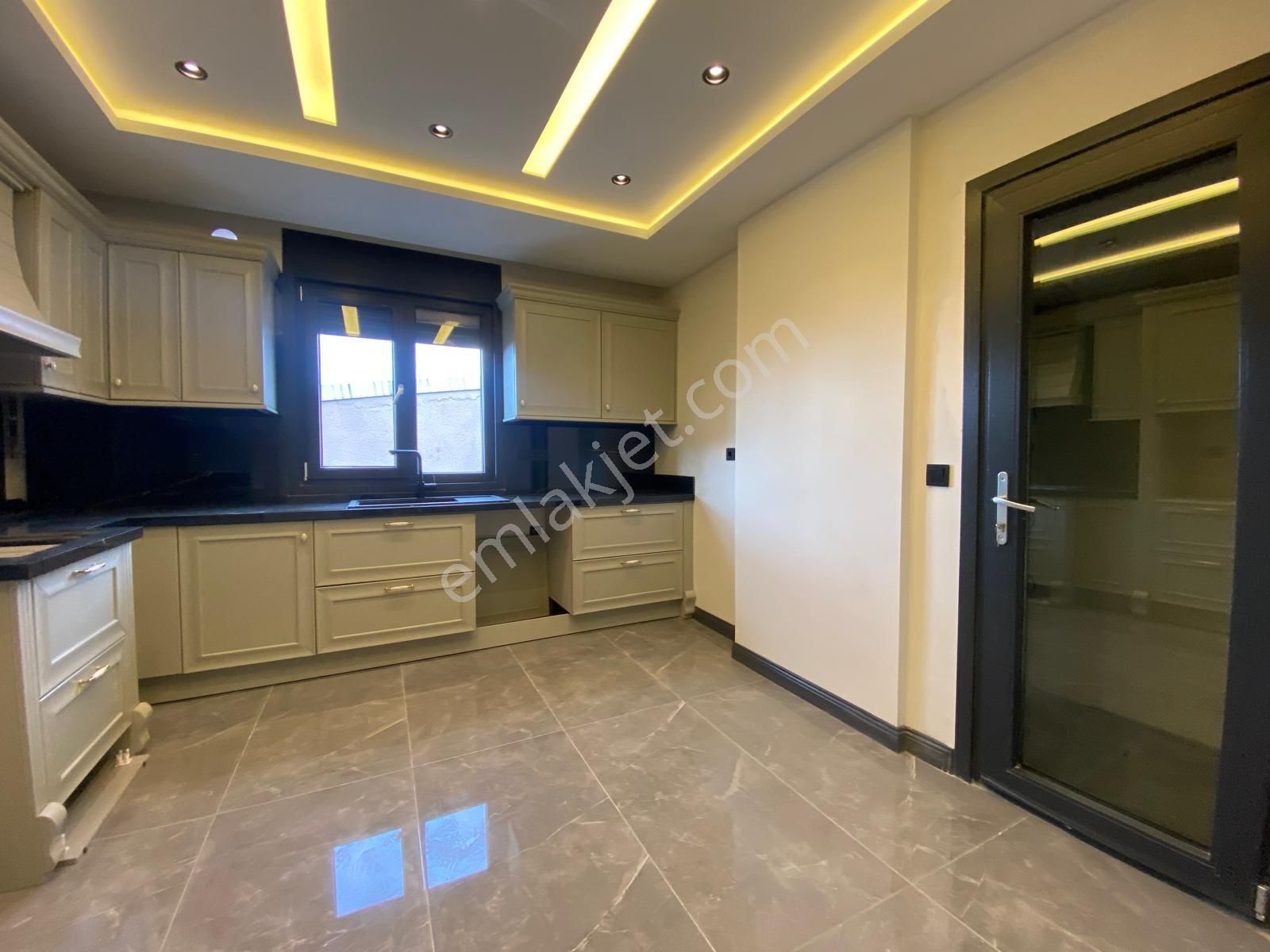 Bahçelievler Medicana Yakını Özel Tasarım 4+2 Lüks Dubleks Daire - Görsel 6