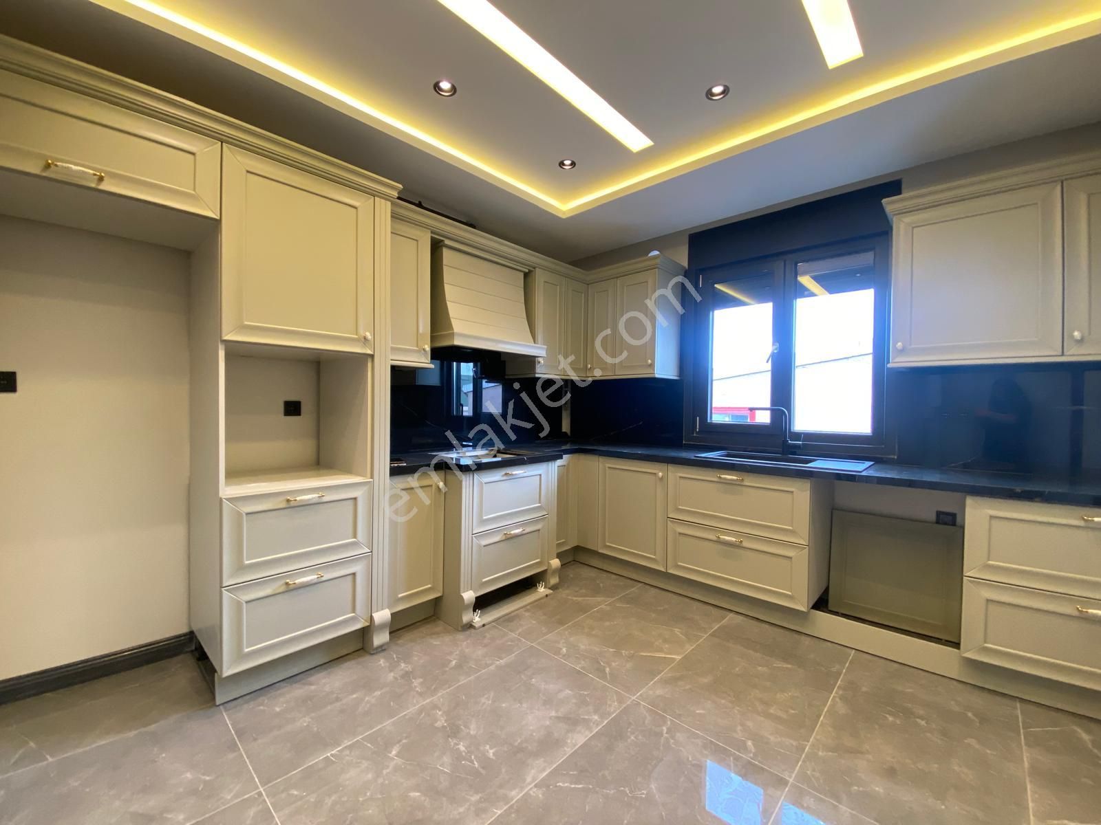 Bahçelievler Medicana Yakını Özel Tasarım 4+2 Lüks Dubleks Daire - Görsel 5