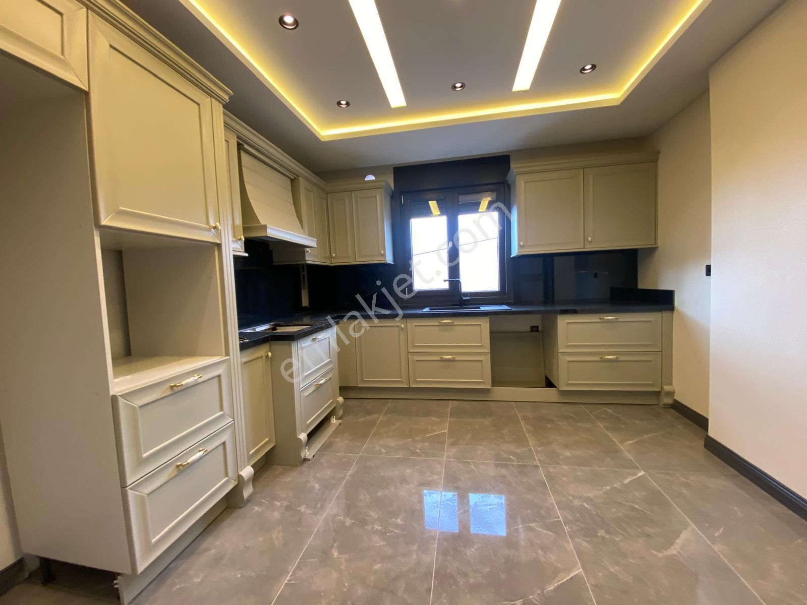 Bahçelievler Medicana Yakını Özel Tasarım 4+2 Lüks Dubleks Daire - Görsel 7