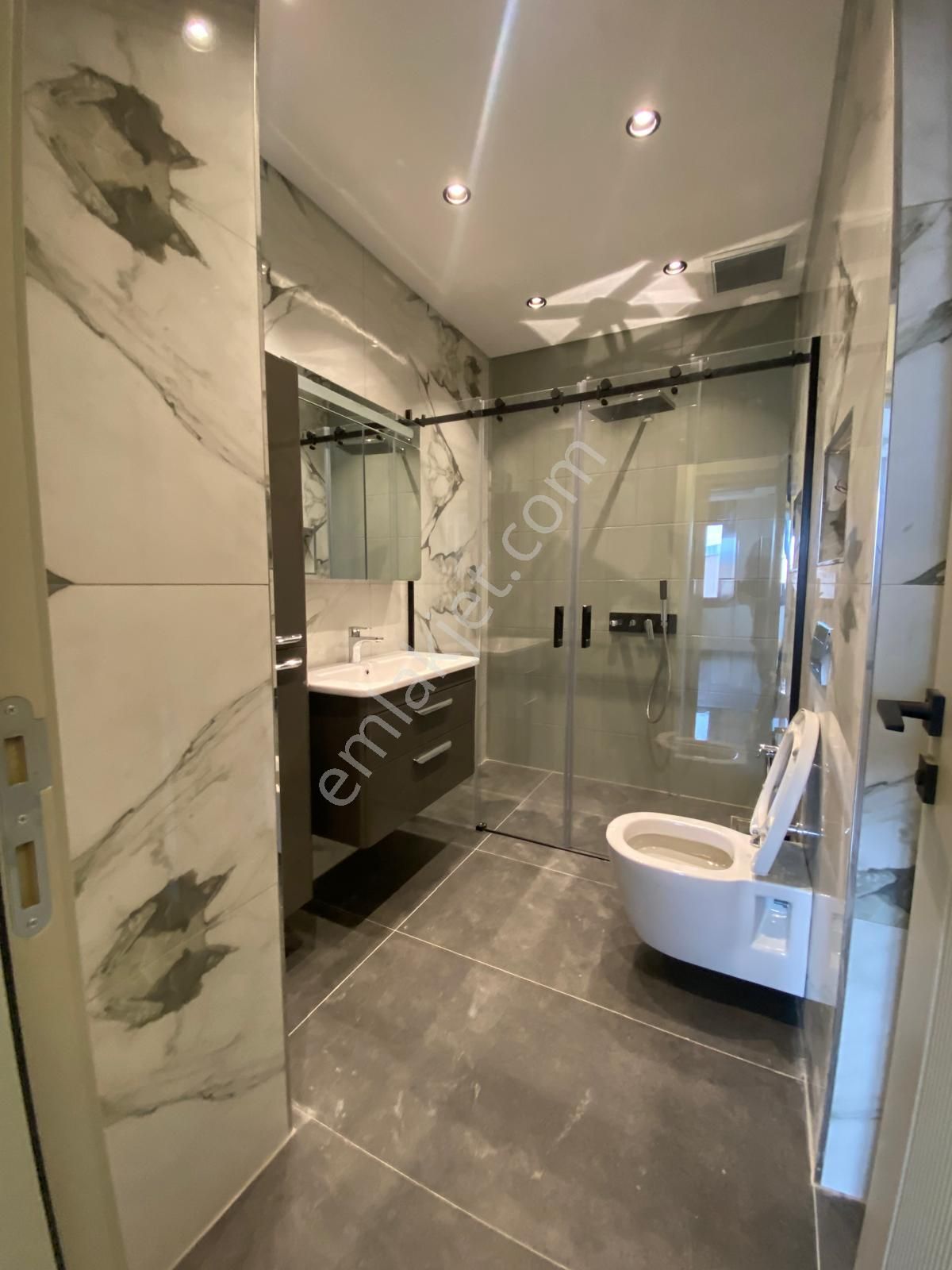 Bahçelievler Medicana Yakını Özel Tasarım 4+2 Lüks Dubleks Daire - Görsel 11