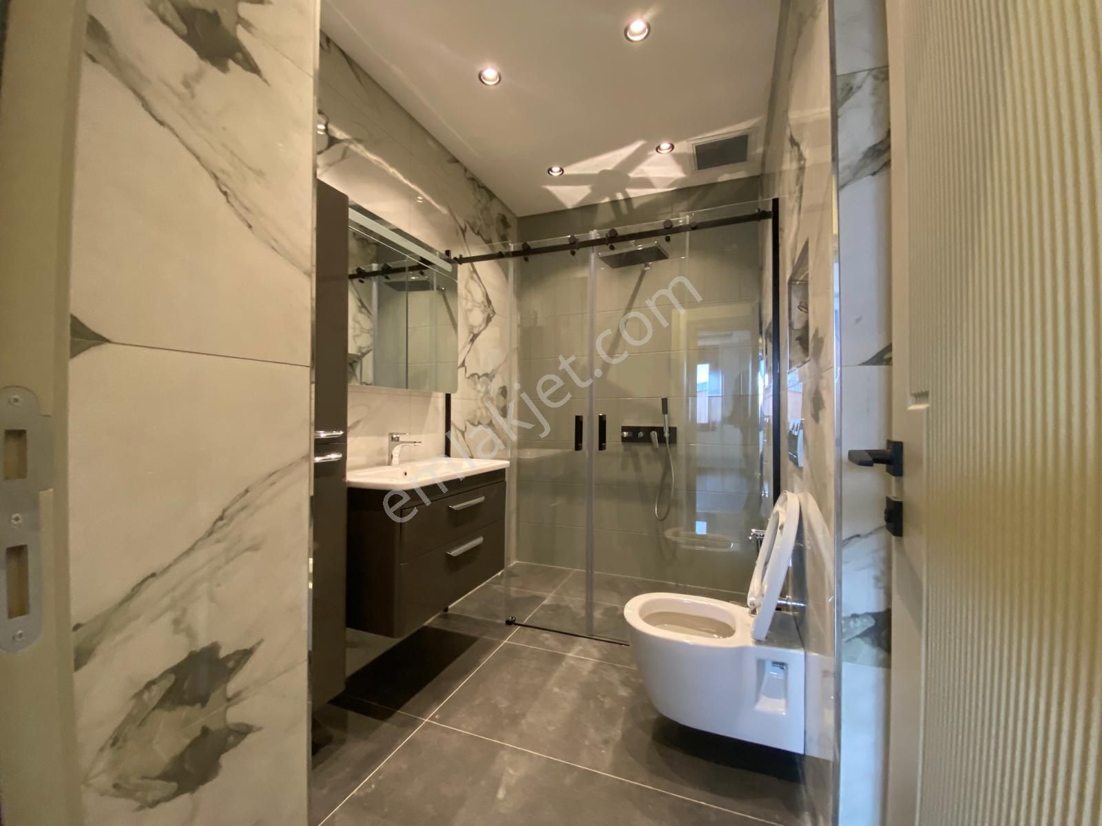 Bahçelievler Medicana Yakını Özel Tasarım 4+2 Lüks Dubleks Daire - Görsel 22