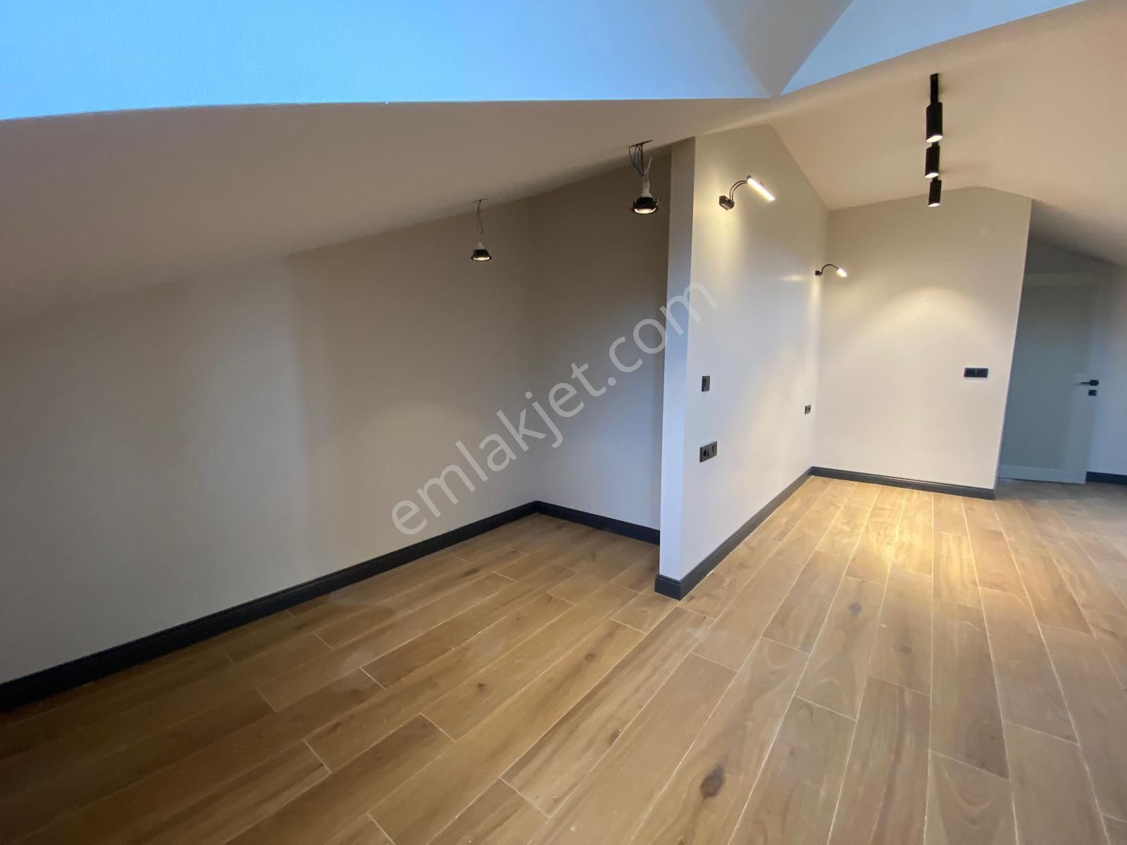 Bahçelievler Medicana Yakını Özel Tasarım 4+2 Lüks Dubleks Daire - Görsel 18