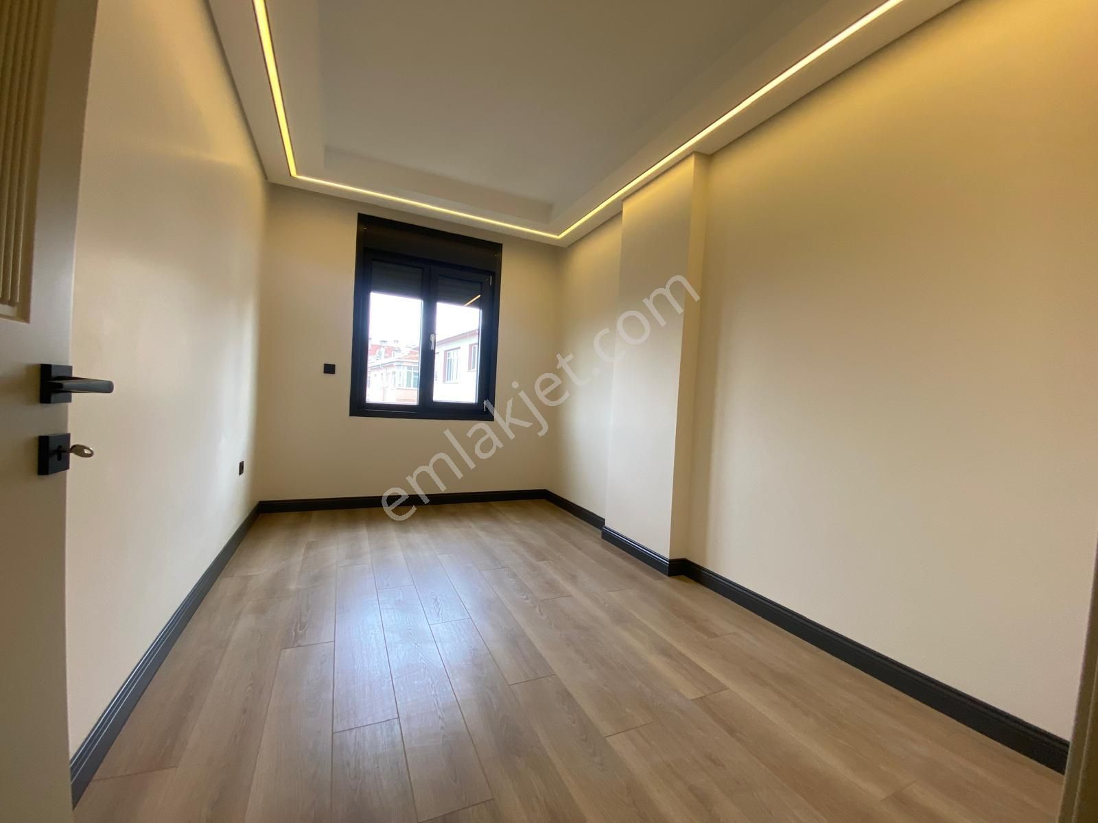 Bahçelievler Medicana Yakını Özel Tasarım 4+2 Lüks Dubleks Daire - Görsel 16