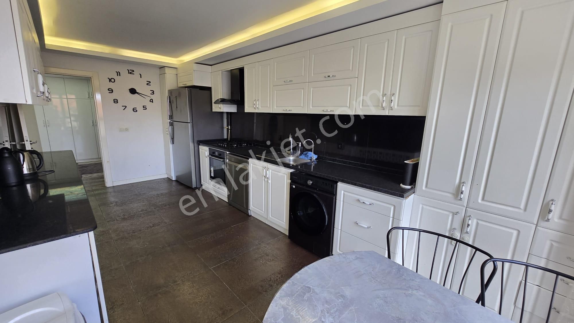 Beylikdüzü Adnan Kahveci Delta White Gold Sitesi 3,5+1 220 M² İçi Yapılı Daire - Görsel 9