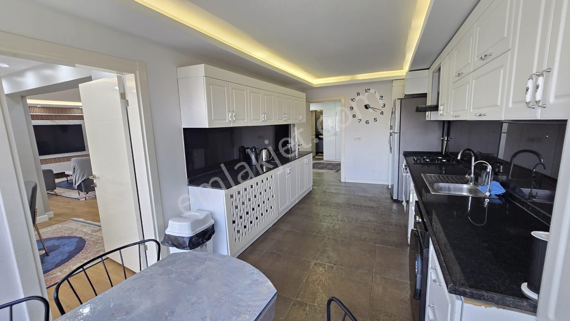 Beylikdüzü Adnan Kahveci Delta White Gold Sitesi 3,5+1 220 M² İçi Yapılı Daire - Görsel 8
