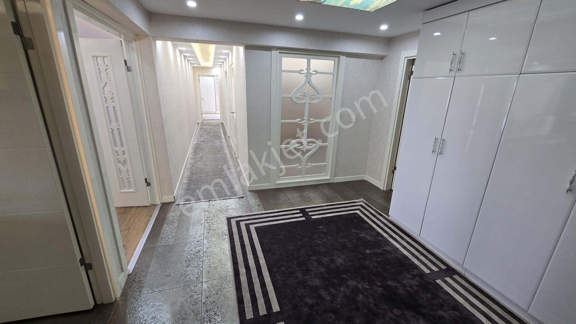 Beylikdüzü Adnan Kahveci Delta White Gold Sitesi 3,5+1 220 M² İçi Yapılı Daire - Görsel 13