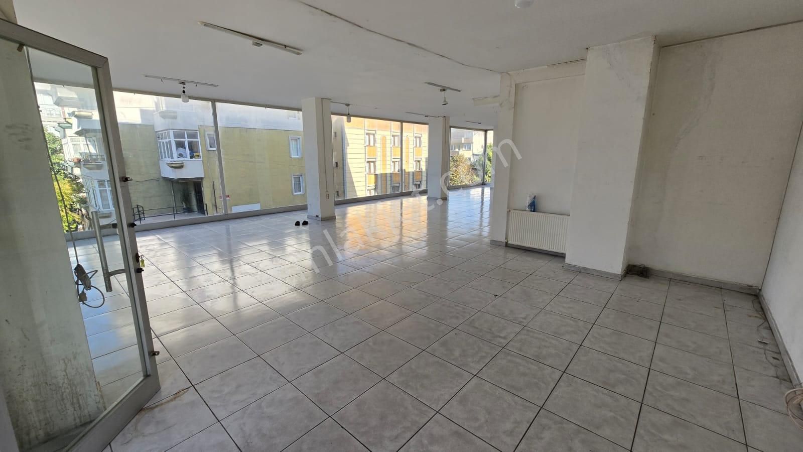 Beylikdüzü Yakuplu 200 M² Yüksek Giriş Dükkan, Depo, İş Yeri, Her İşe Uygun - Görsel 3