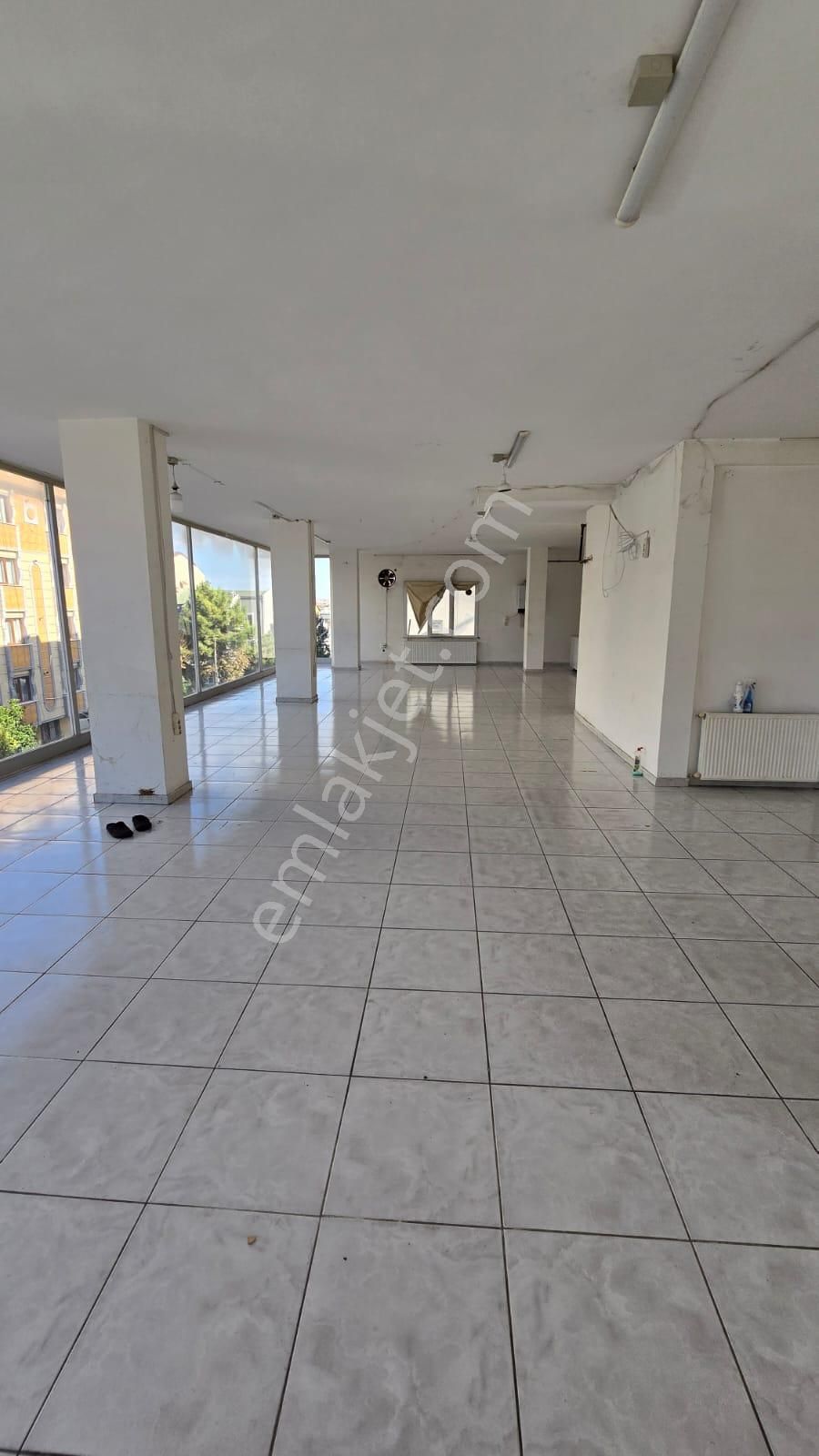 Beylikdüzü Yakuplu 200 M² Yüksek Giriş Dükkan, Depo, İş Yeri, Her İşe Uygun - Görsel 5