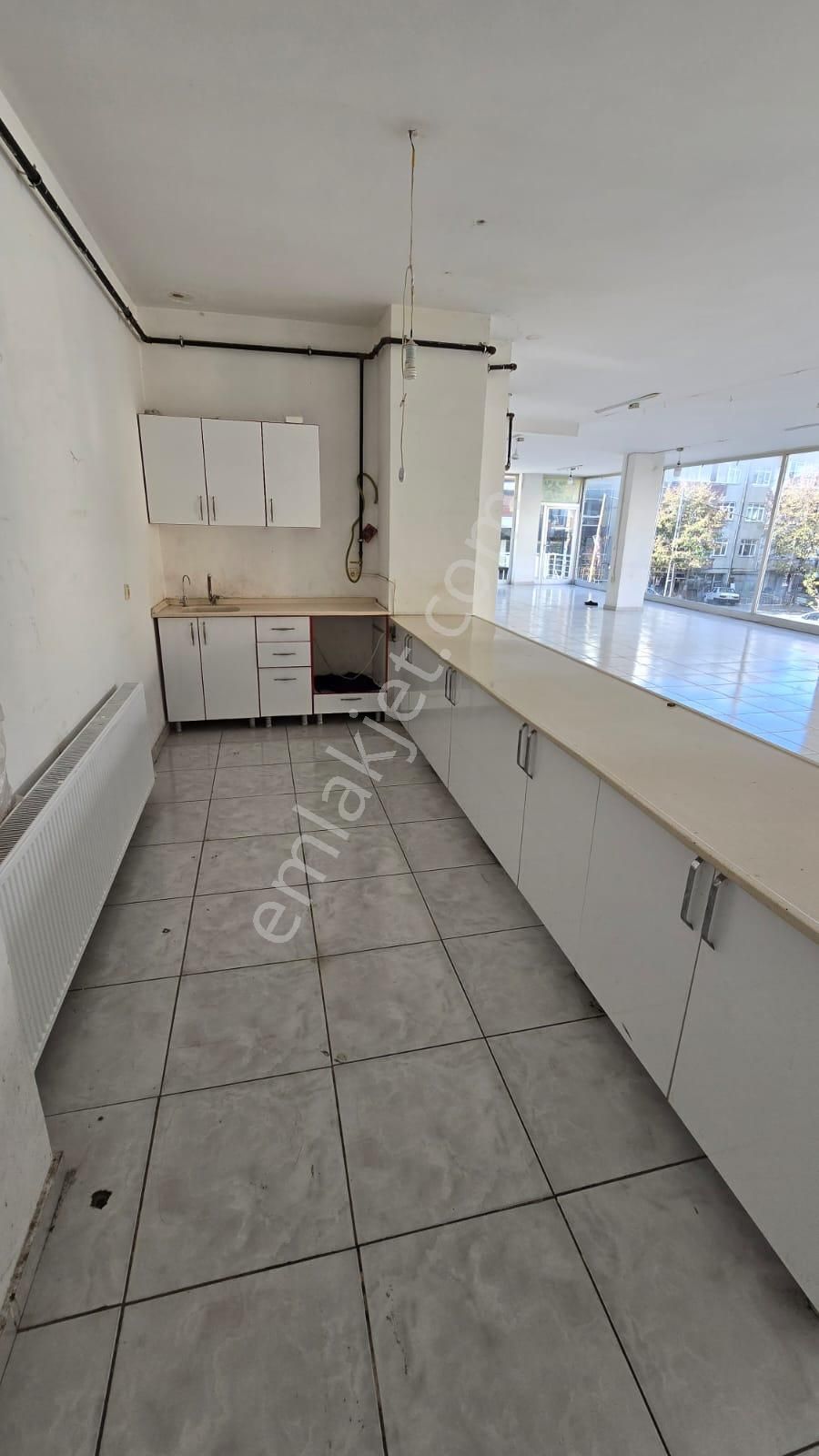 Beylikdüzü Yakuplu 200 M² Yüksek Giriş Dükkan, Depo, İş Yeri, Her İşe Uygun - Görsel 11