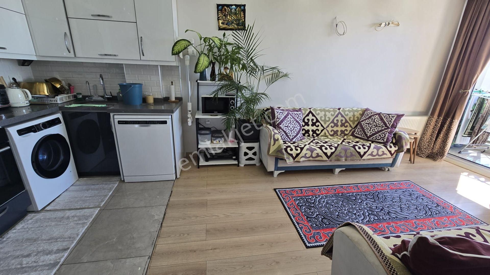 Beylikdüzü Adnan Kahveci 80 M² 2+1 Full Deniz Manzaralı, Cadde Üstü, Arakat - Görsel 3