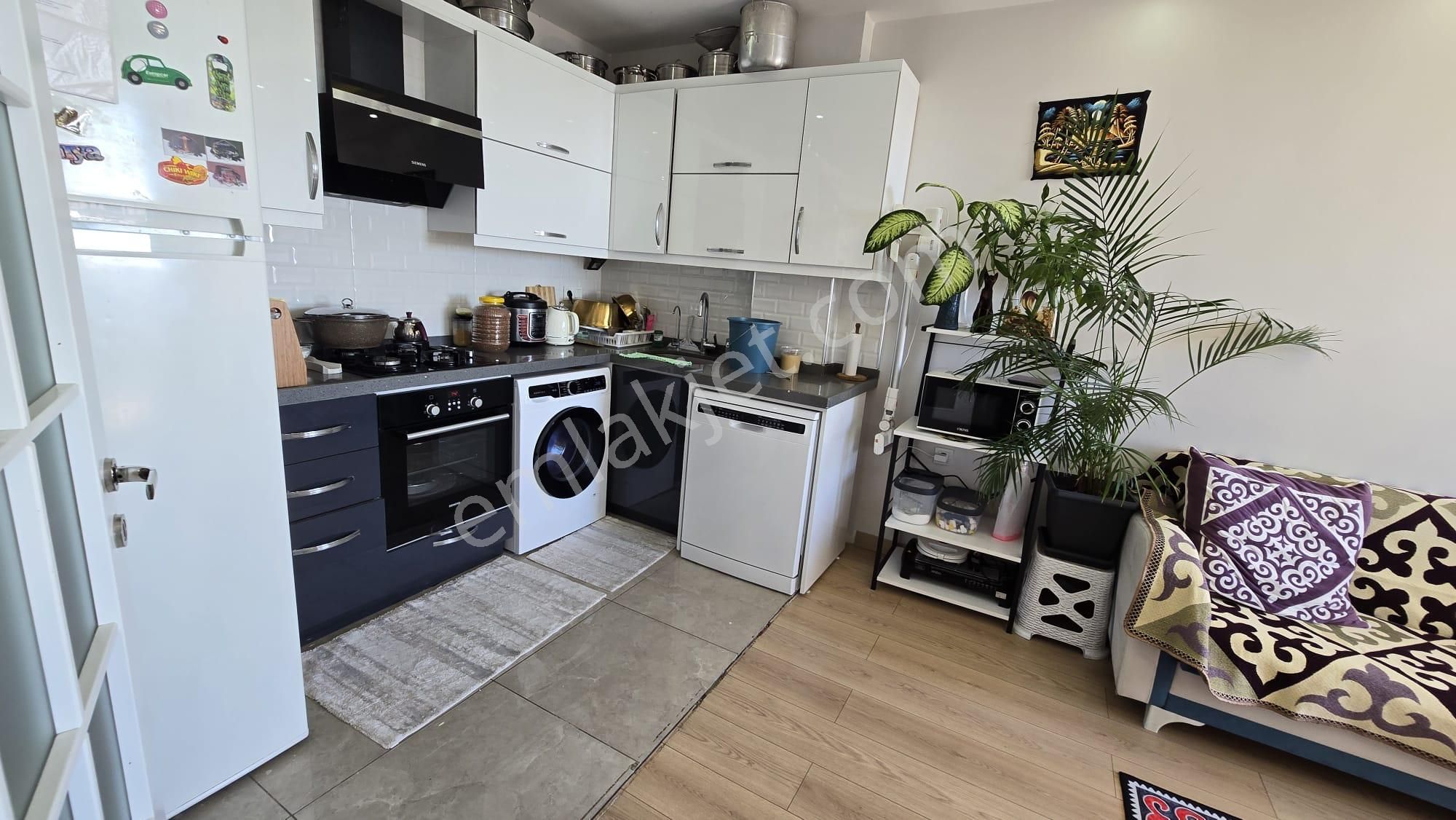 Beylikdüzü Adnan Kahveci 80 M² 2+1 Full Deniz Manzaralı, Cadde Üstü, Arakat - Görsel 4