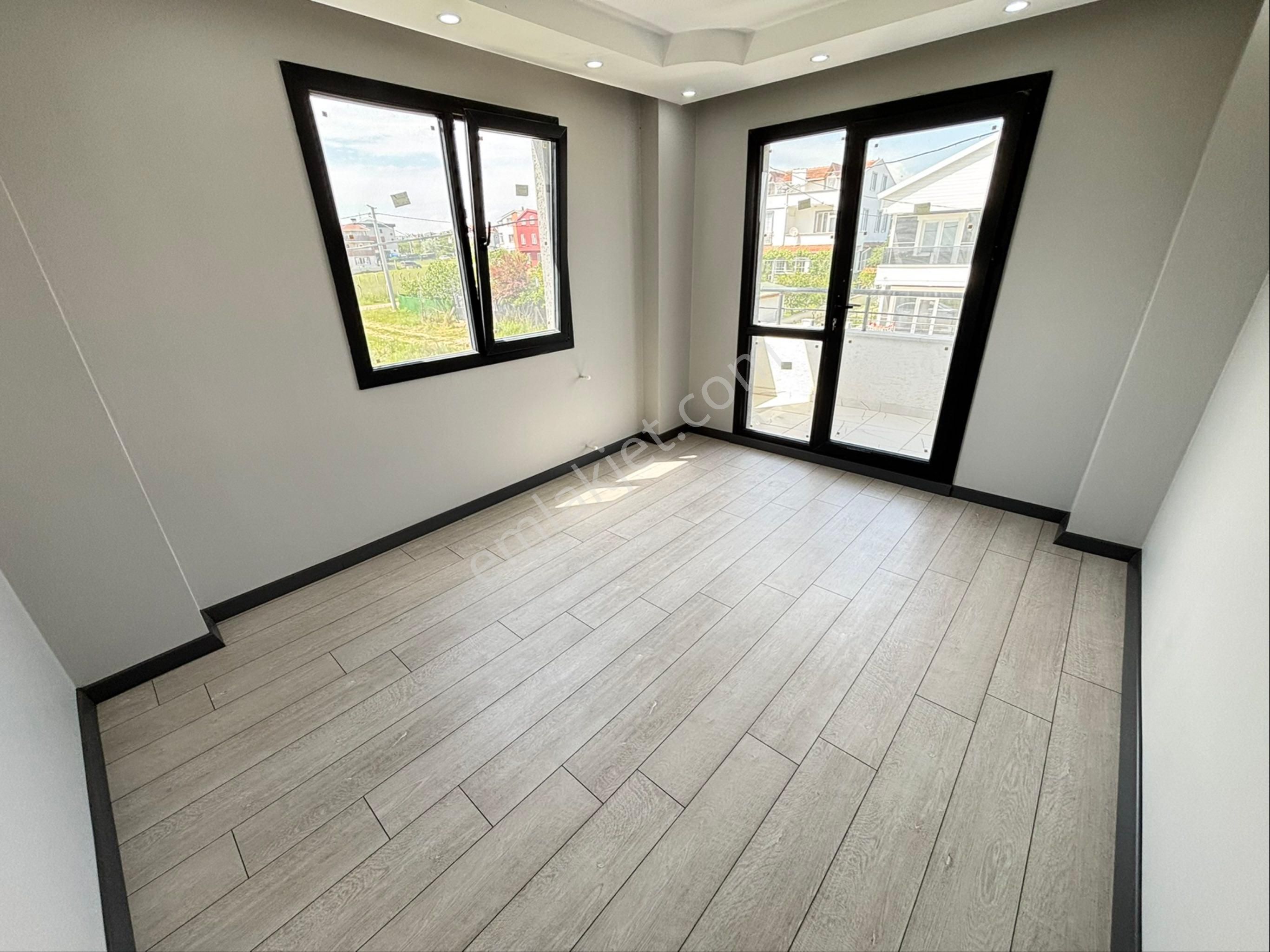 Müstakil Merkezi Konumda İskanlı Villa - Görsel 19