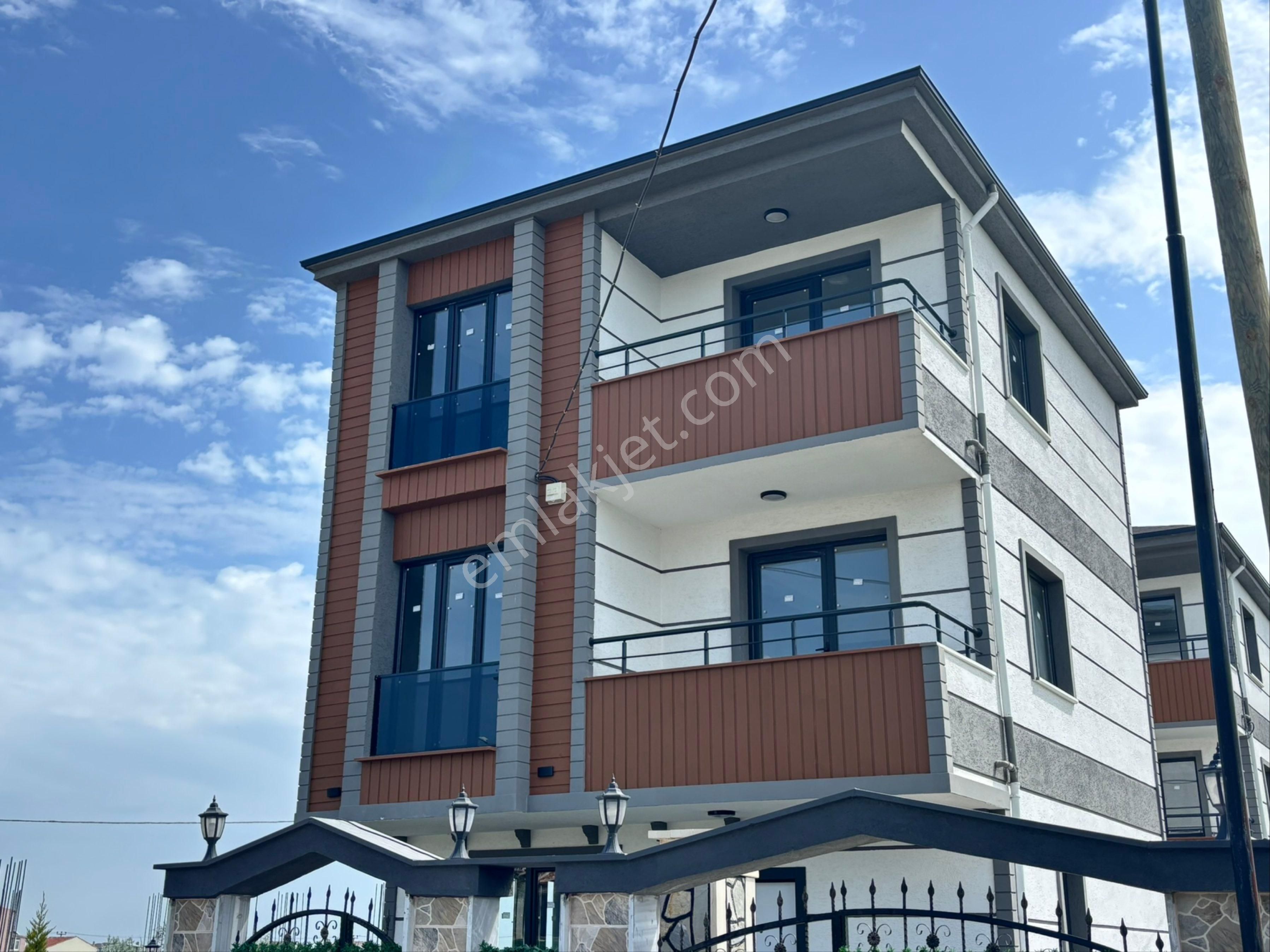 Müstakil Merkezi Konumda İskanlı Villa