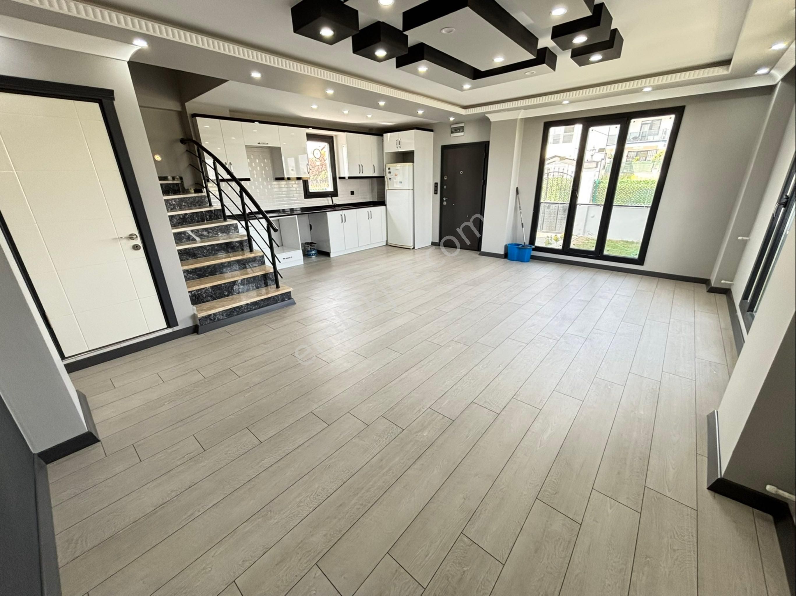 Müstakil Merkezi Konumda İskanlı Villa - Görsel 12