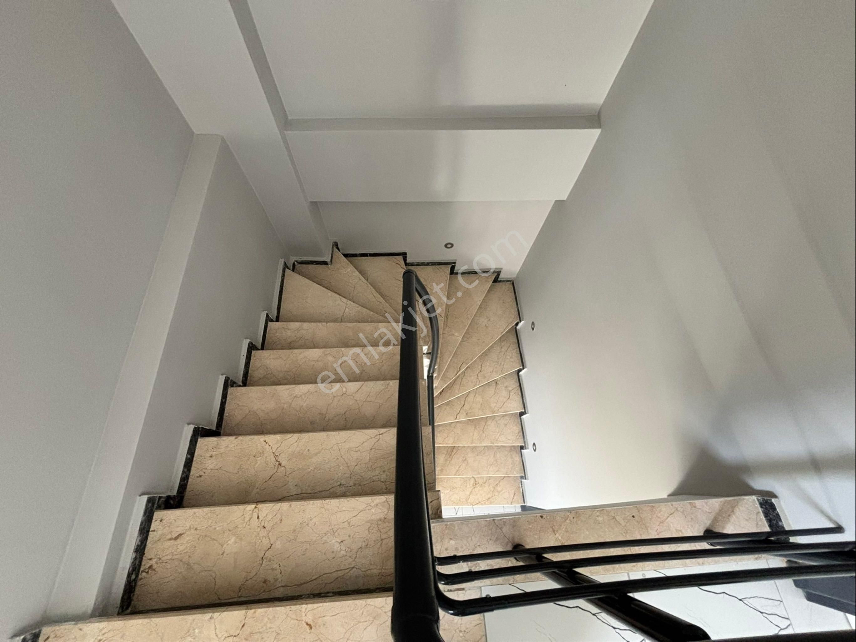 Müstakil Merkezi Konumda İskanlı Villa - Görsel 20