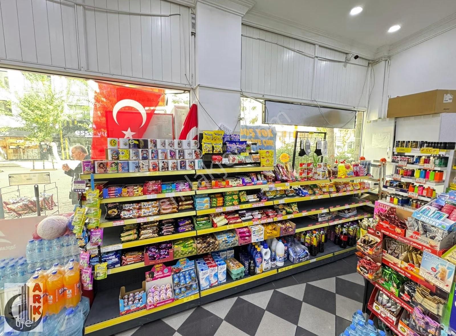 Ark Life'dan Atatürk Caddesi Üzerinde Köşe 33m² Devren Dükkan - Görsel 5
