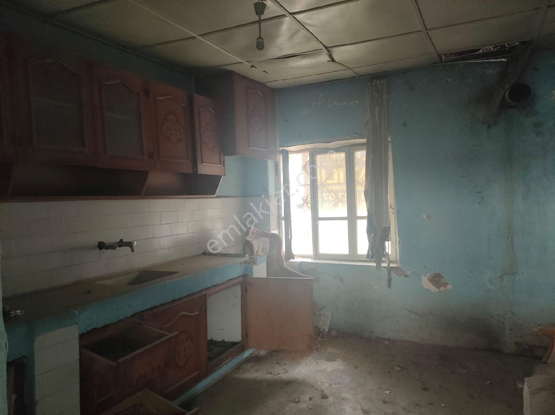 Poyracık Mahallesinde Geniş Bahçesi Olan Müstakil Ev - Görsel 8