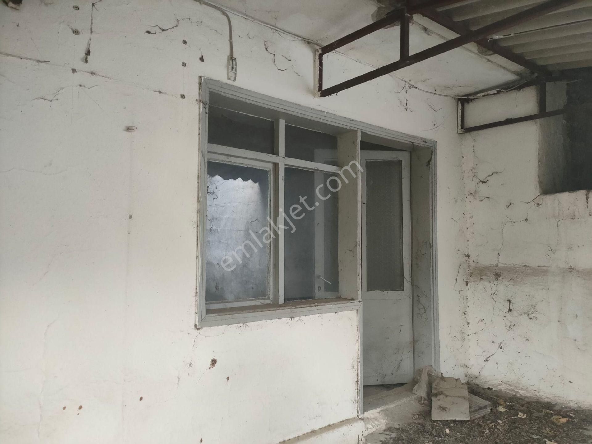 Poyracık Mahallesinde Geniş Bahçesi Olan Müstakil Ev - Görsel 14