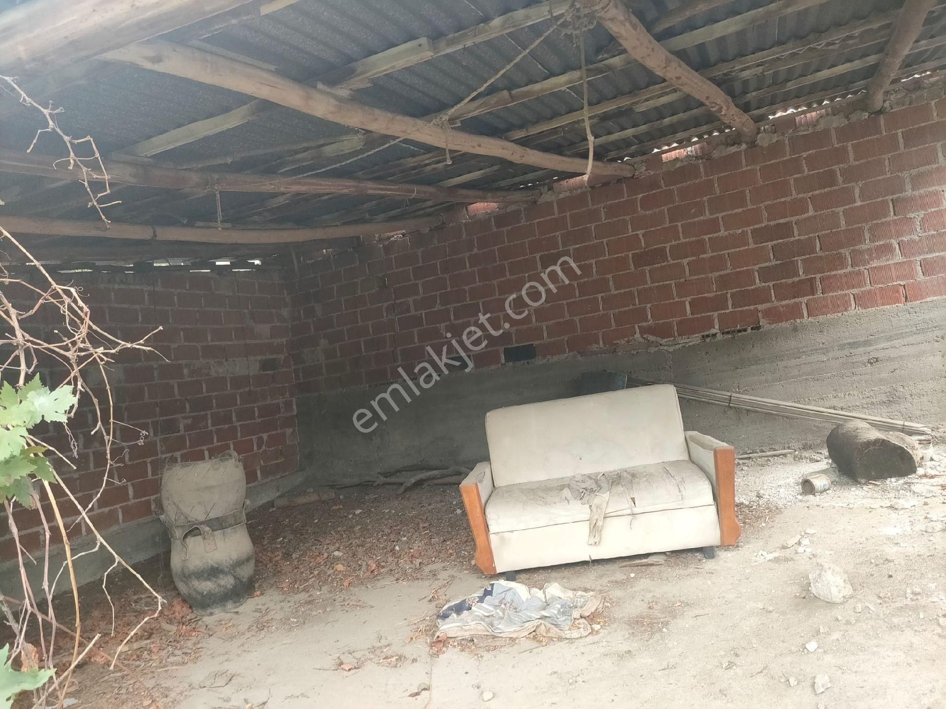 Poyracık Mahallesinde Geniş Bahçesi Olan Müstakil Ev - Görsel 20